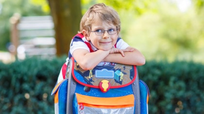 petit-garcon-cartable-ecole