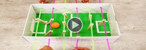 Nounou à domicile mini babyfoot en carton